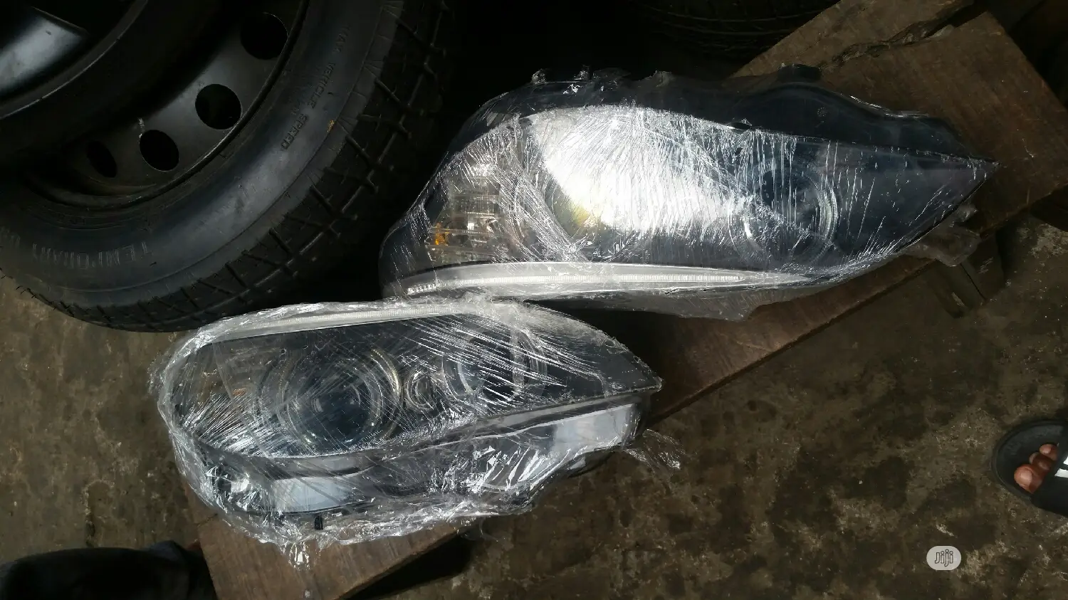 Headlight Bmw E60.
