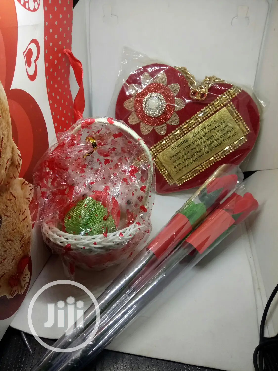Lovers Package 03 (Frame, Rose Flower, Little Basket, Bag)