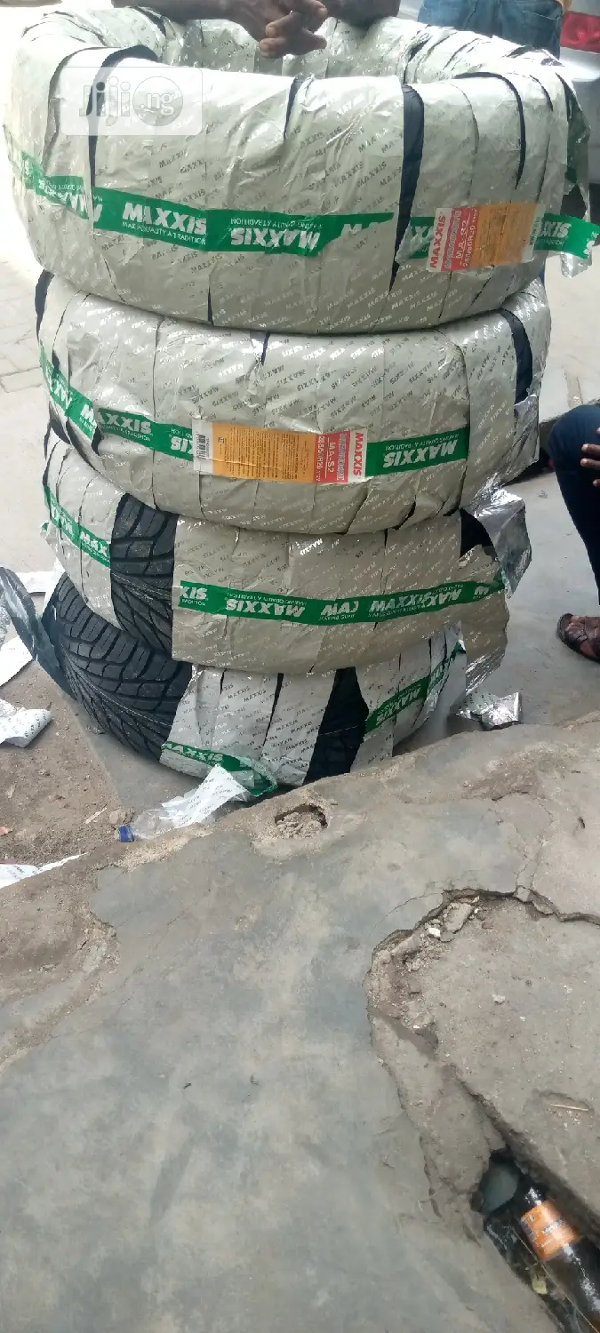 Maxxis Dunlop Bridgestone Michelin