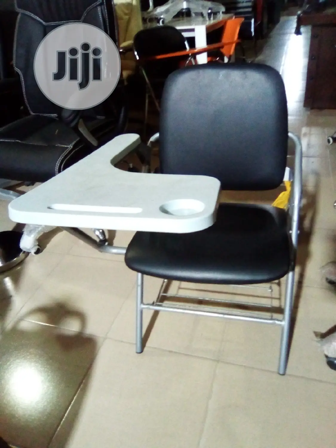 Foldable Chair With Writing Pad