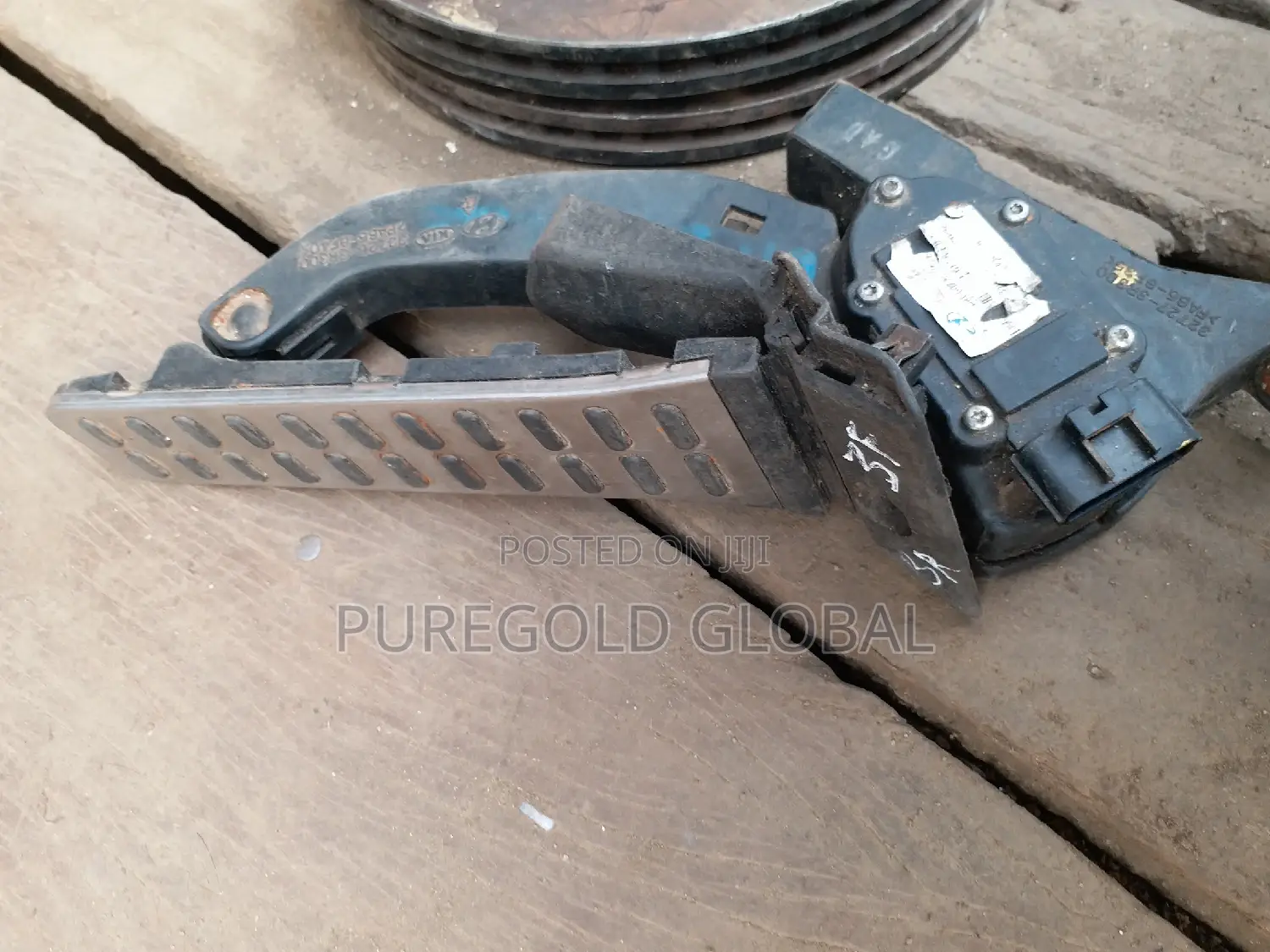 Pedal Sensor for Hyundai Santafe 2012 Model.
