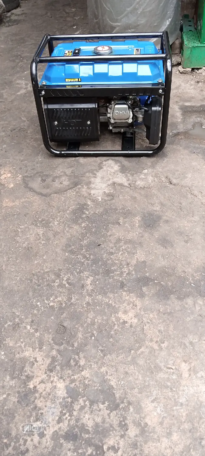 2 Weeks Old Very New 2.5KVA SCANFROST SFG2900ER Generator