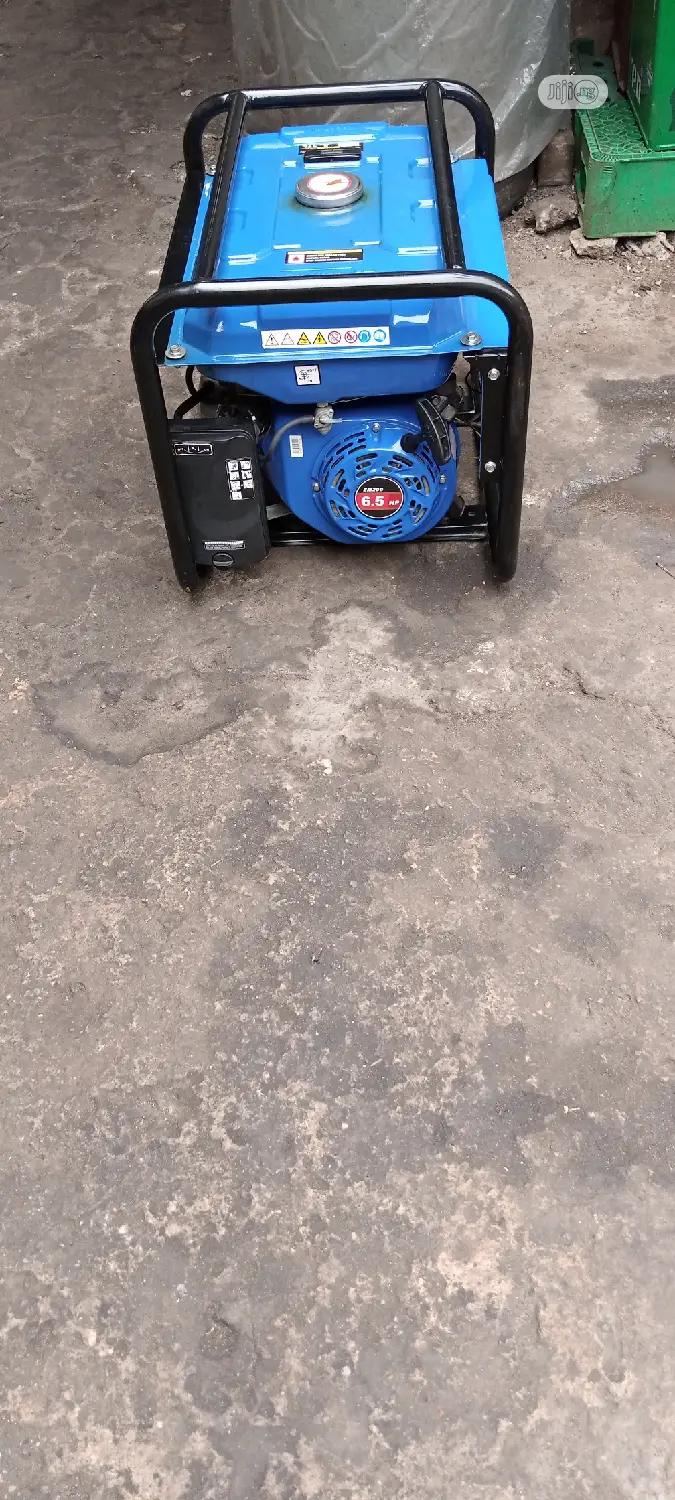 2 Weeks Old Very New 2.5KVA SCANFROST SFG2900ER Generator