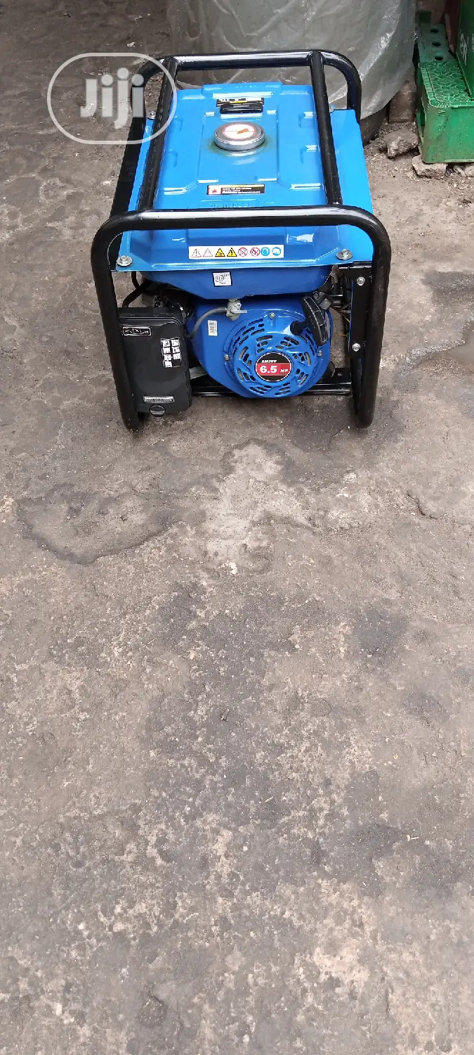 2 Weeks Old Very New 2.5KVA SCANFROST SFG2900ER Generator