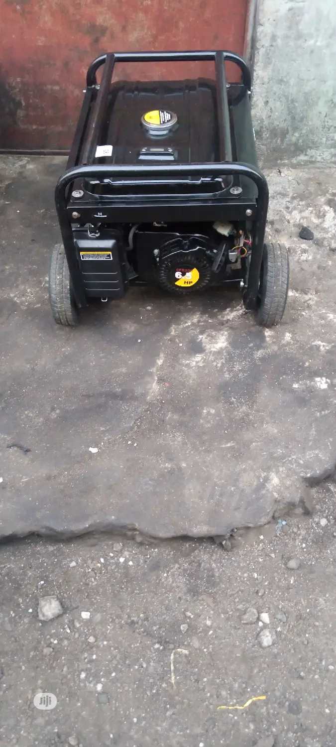 2 Weeks Old, So New 3.5KVA ELEPAQ SPG4500E2 Copper Generator