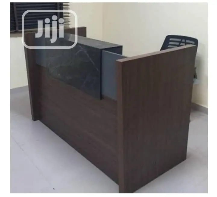 Super Unique Reception Table