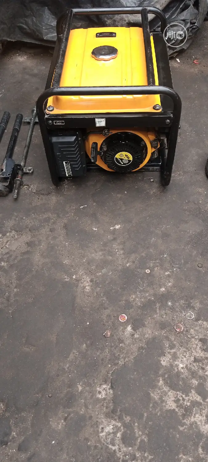 Fairly Used 2.8KVA SUMEC FIRMAN SPG3000E2 Keystarter Big Gen