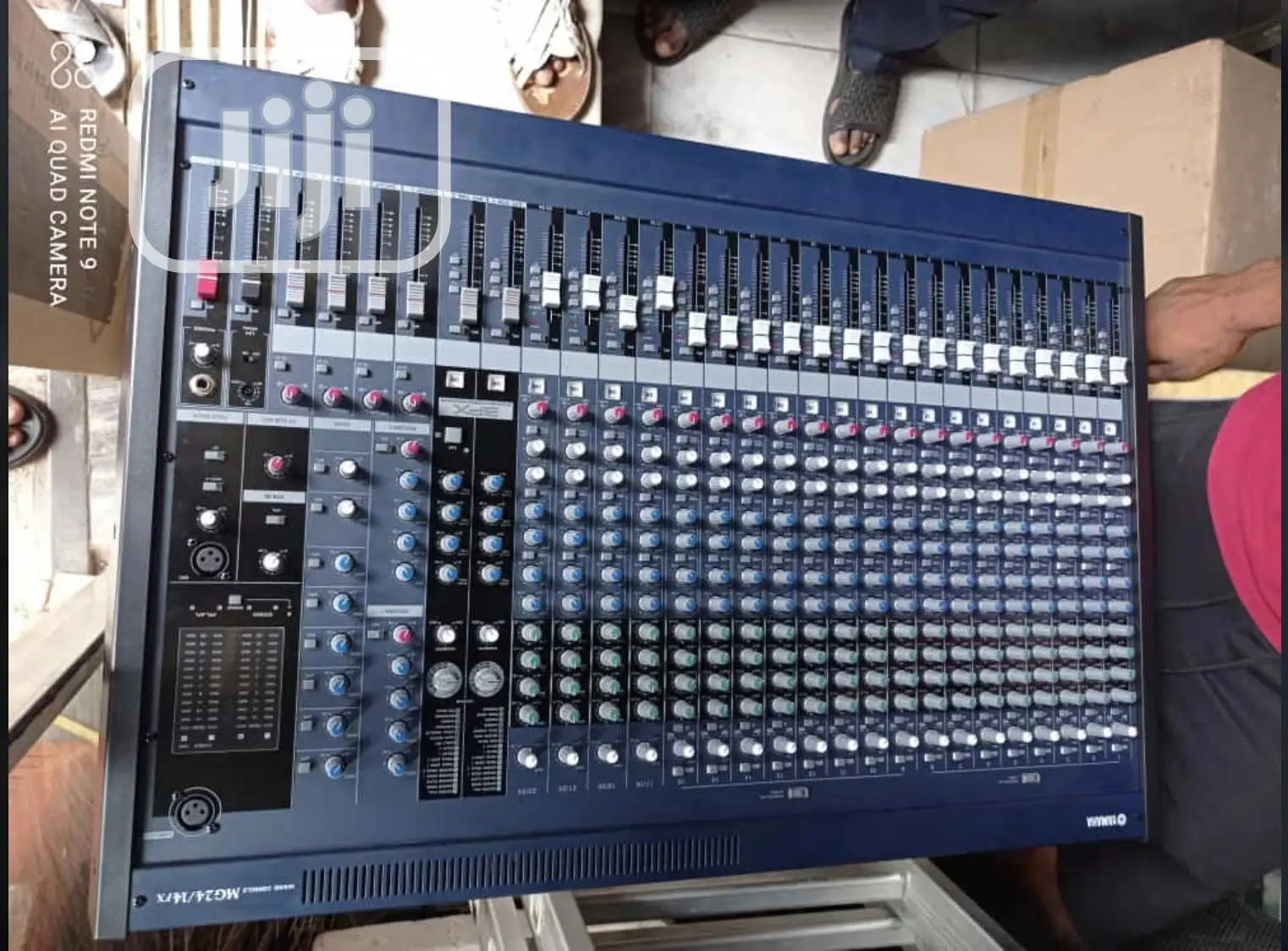 Yamaha 24 Channels Mixer - MG24/14FX