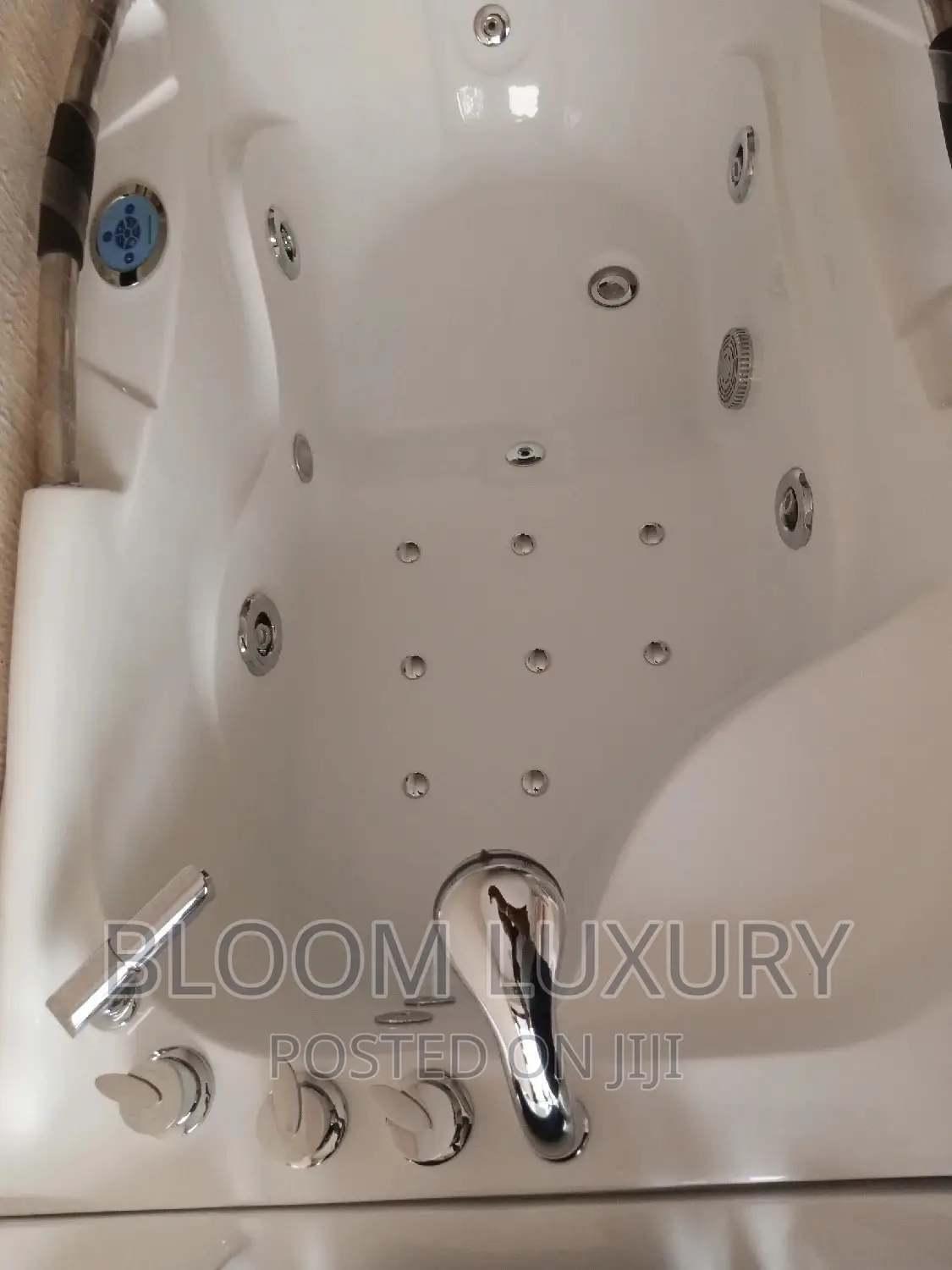 Jacuzzi Bathtub