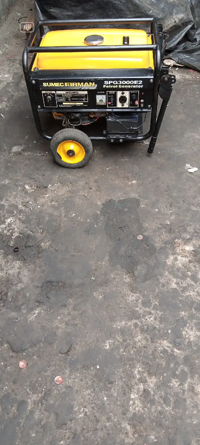 Almost New 2.8KVA SUMEC FIRMAN SPG3000E2 Key-Start Generator