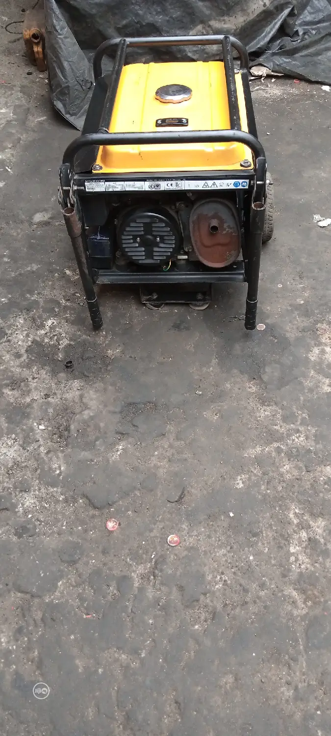 Almost New 2.8KVA SUMEC FIRMAN SPG3000E2 Key-Start Generator