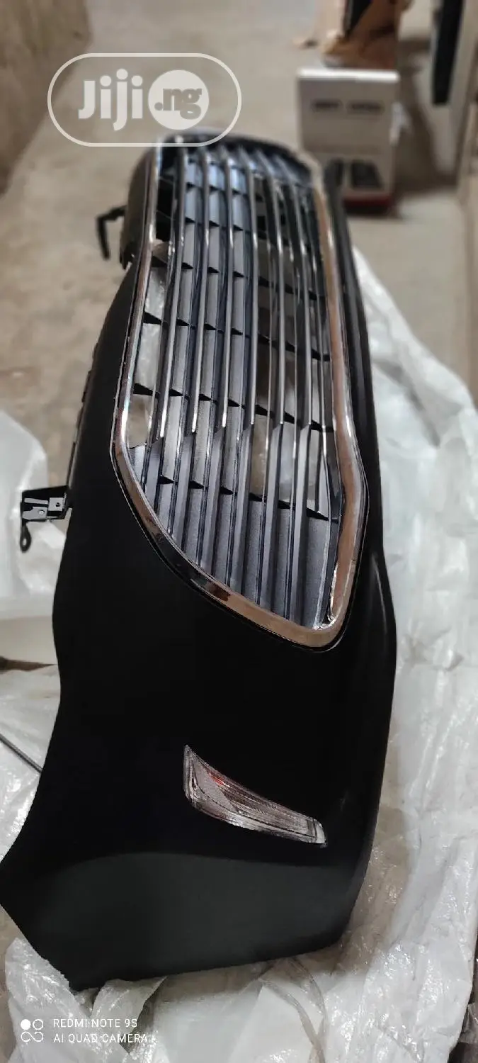 Complete Front Bumper Toyota Avalon 2017/18 Model Original