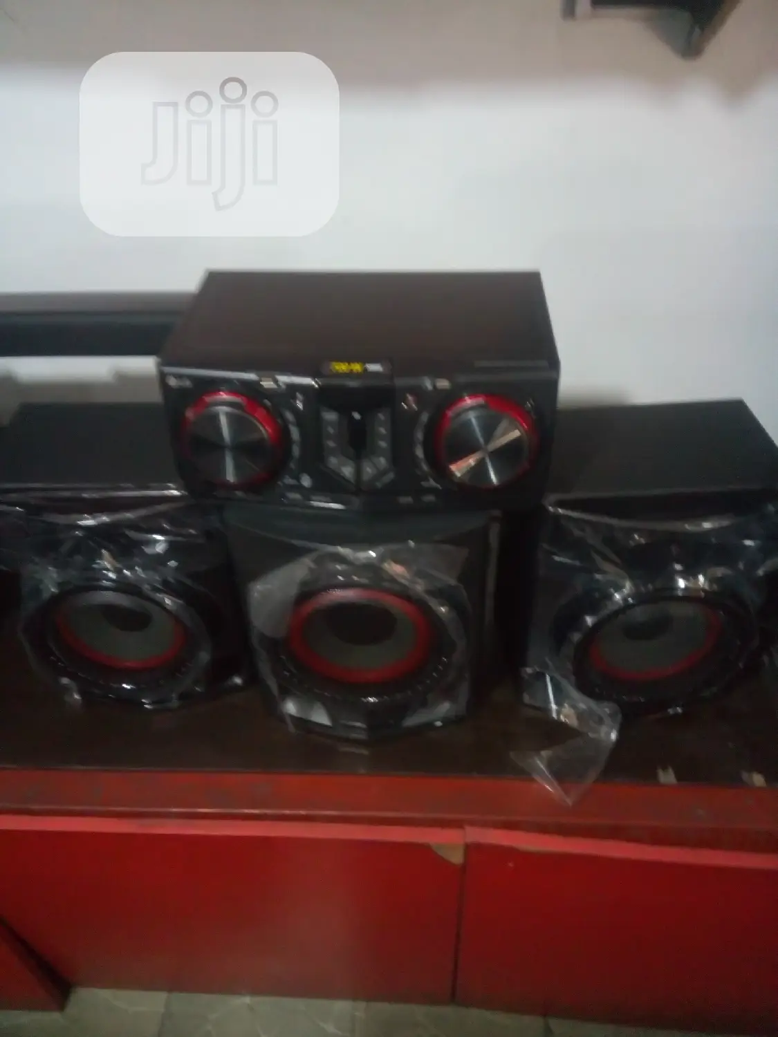 LG Set Boom
