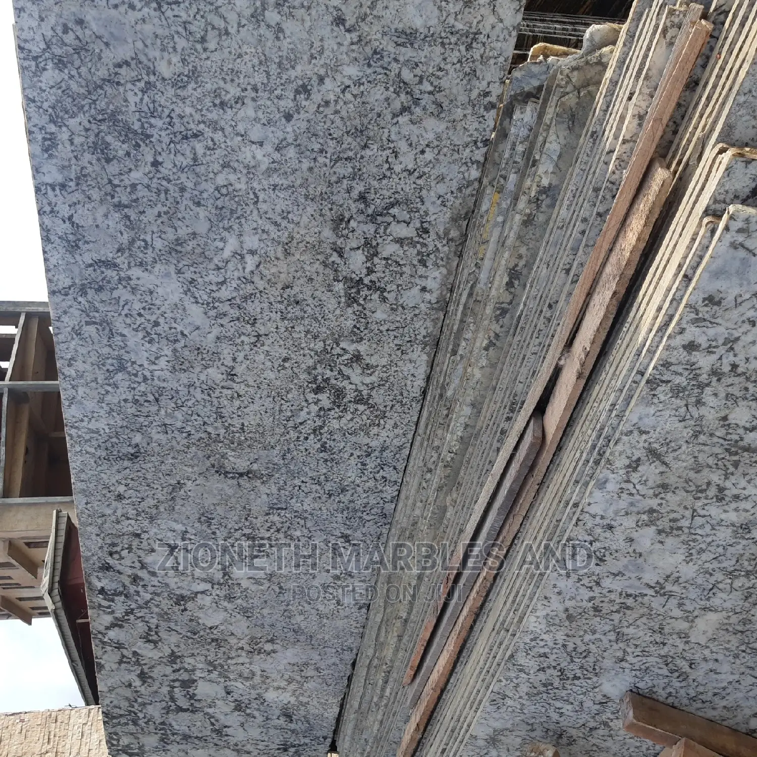 Italian Alaska White Marbles/Granite Slab