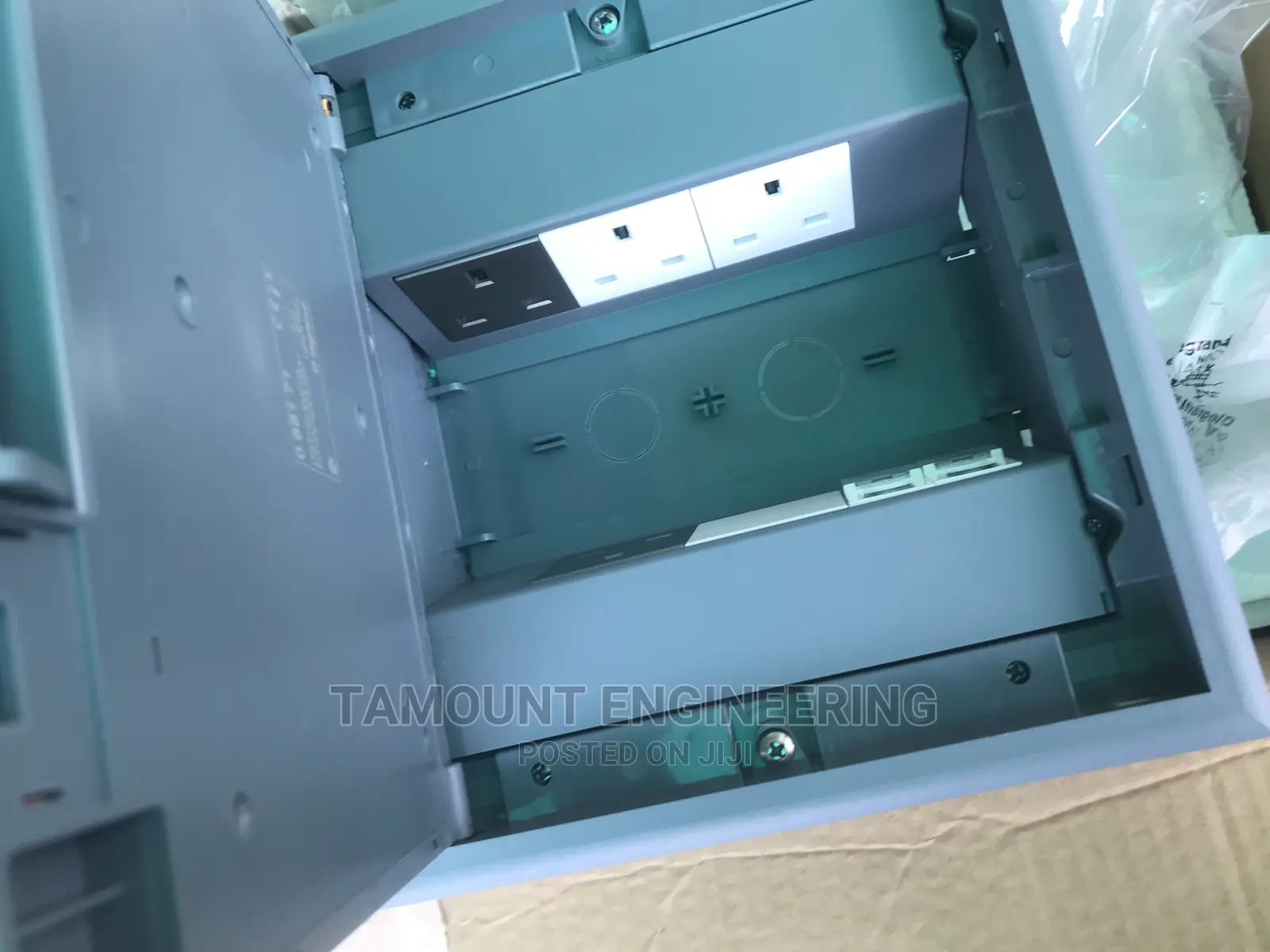 Legrand Floor Box