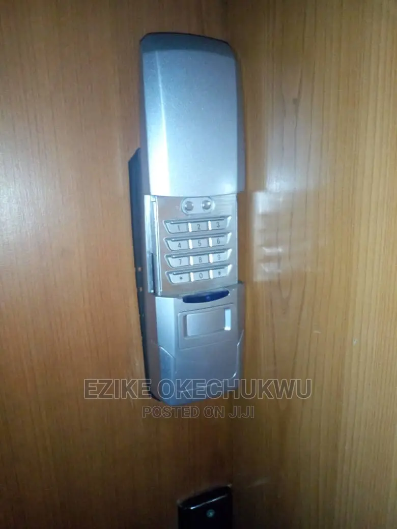 800 Series Handsfree Watchdog