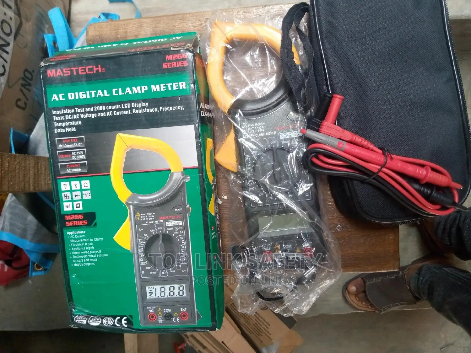 AC Digital Clamp Meter