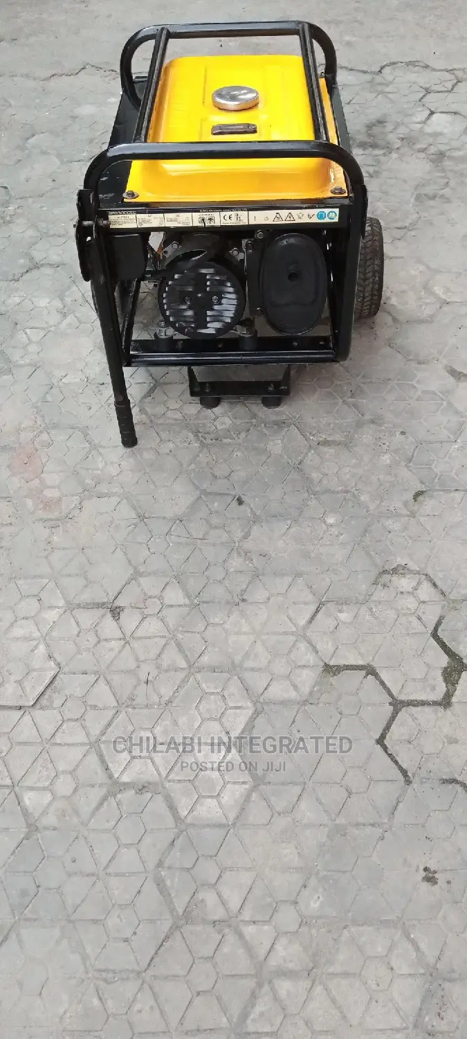 Fairly Used, Strong 2.8KVA SUMEC FIRMAN SPG3000E2 Copper Gen