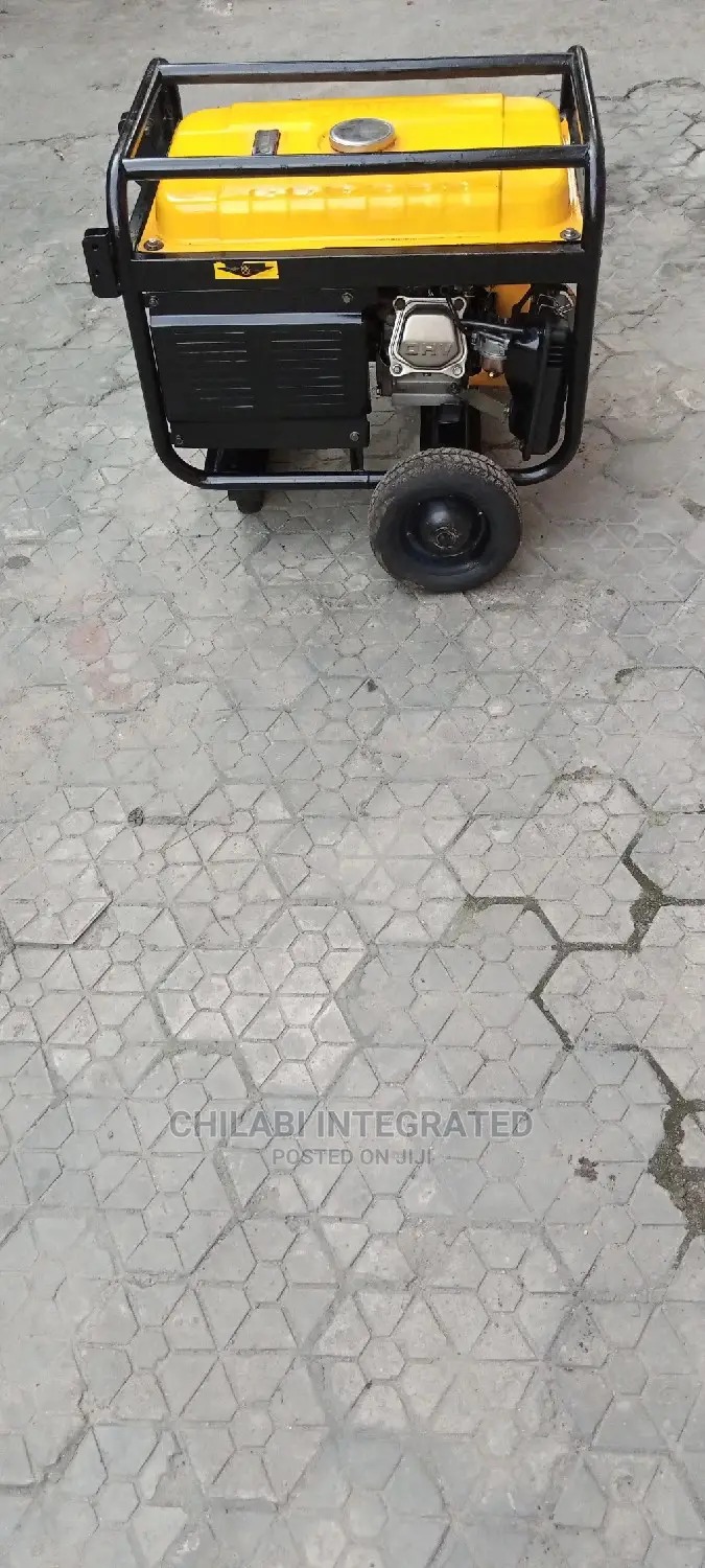 Fairly Used, Strong 2.8KVA SUMEC FIRMAN SPG3000E2 Copper Gen
