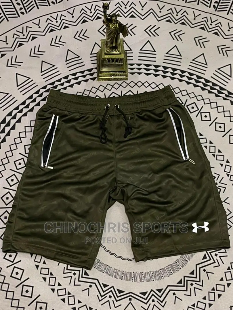 Under Armour Short