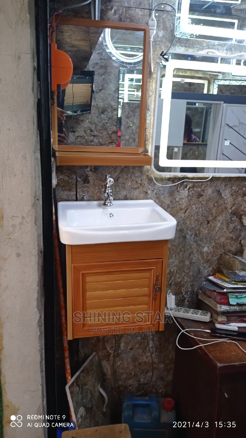 Cabinet Basin With Mirror