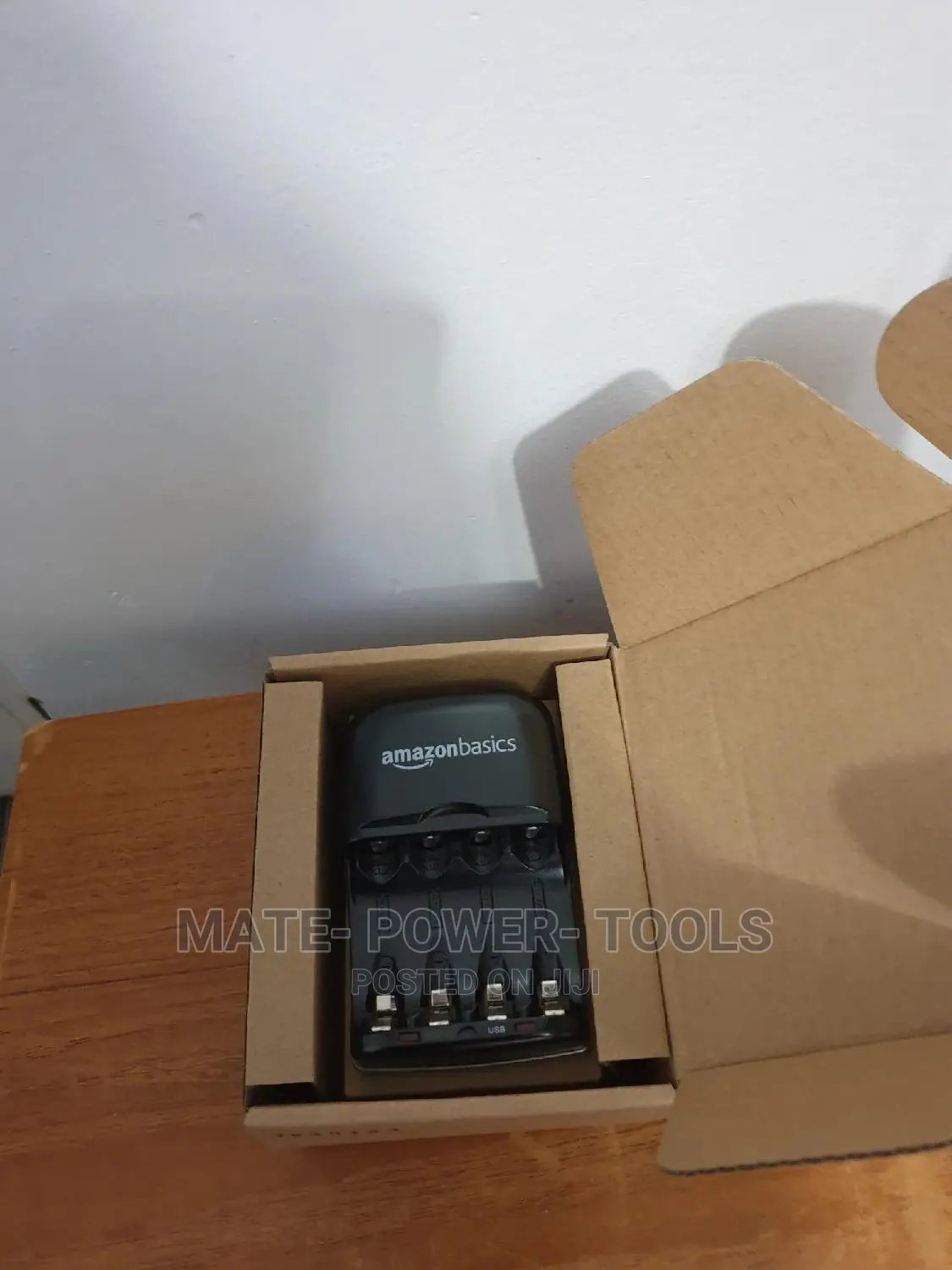 Amazon Basic Ni-Mh Aa Aaa Battery Charger With USB Port