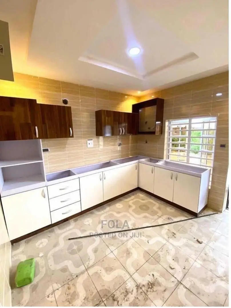 Plasterboard/Screeding /Office Partition