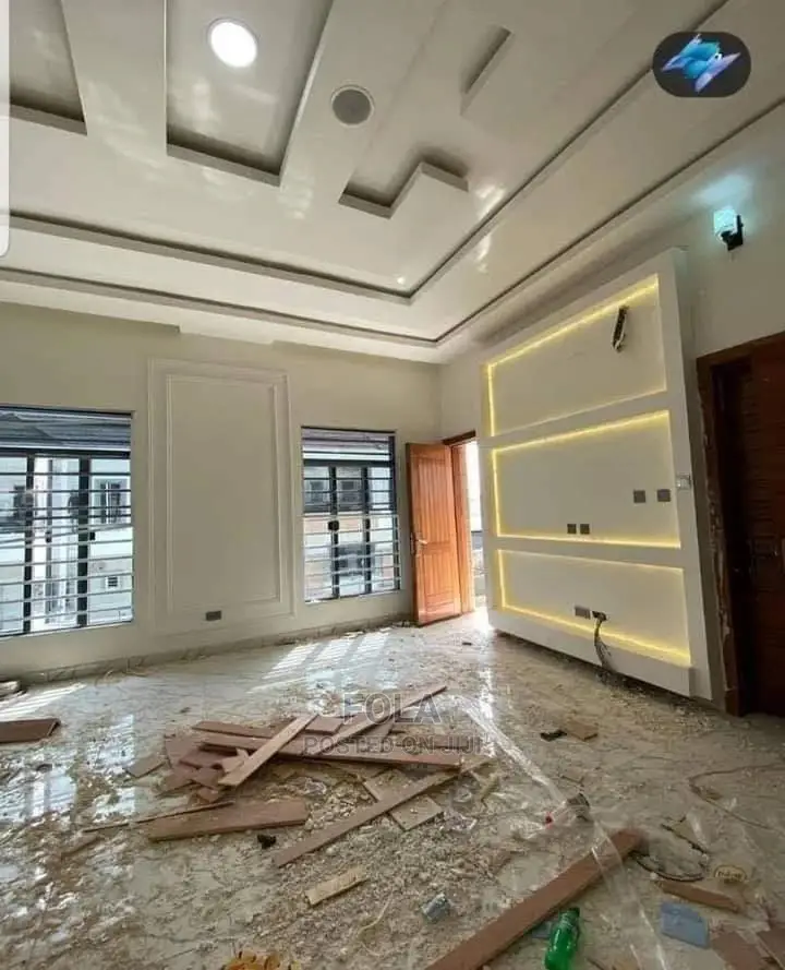 Plasterboard Ceiling/Screeding/Partitioning