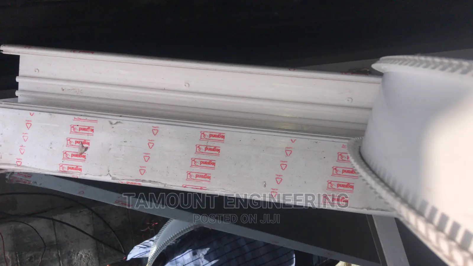 Legrand Trunking