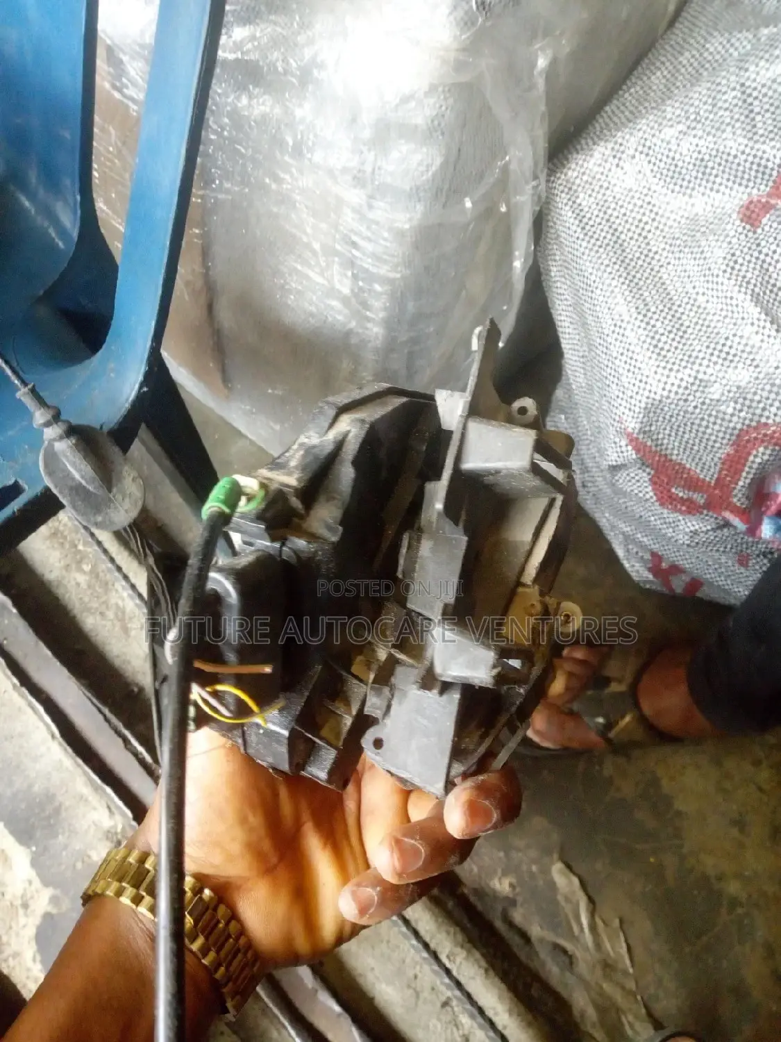 Front Left Door Catcher for Ford Escape and Ford Ranger