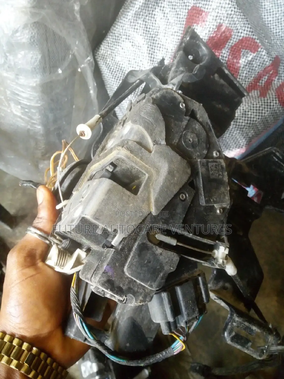 Front Left Door Catcher for Ford Escape and Ford Ranger