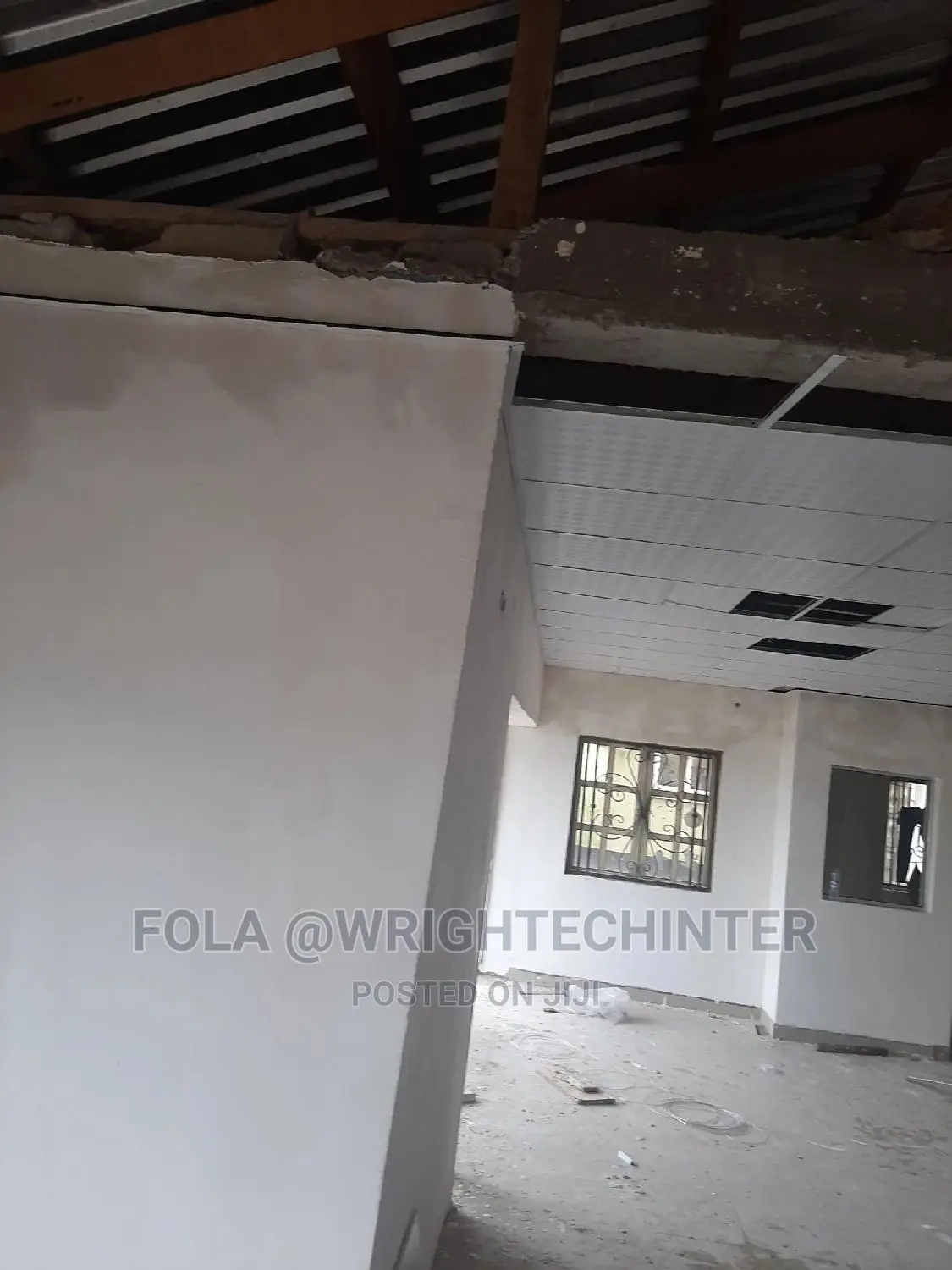 Suspended Ceiling/Woodenfloor/Window Blinds/Doors/Screeding