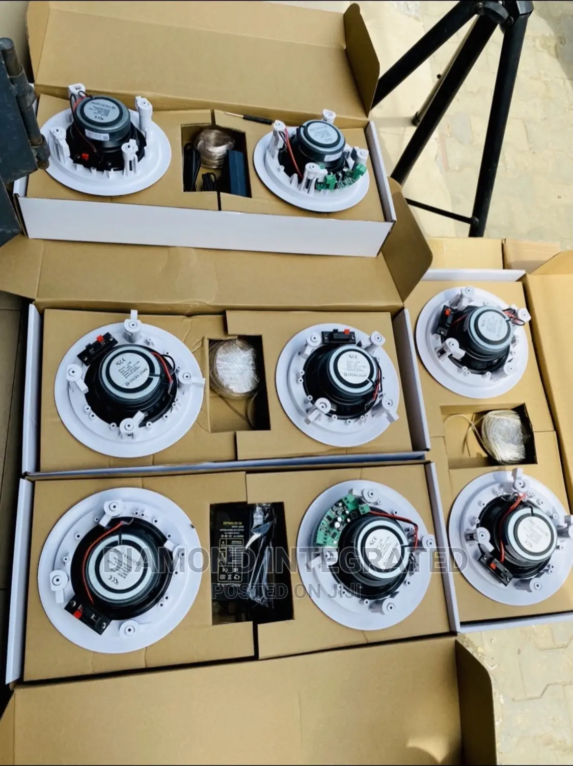 8 Ceiling 6 Passive and 2 Active Bluetooth Ceiling Speaker