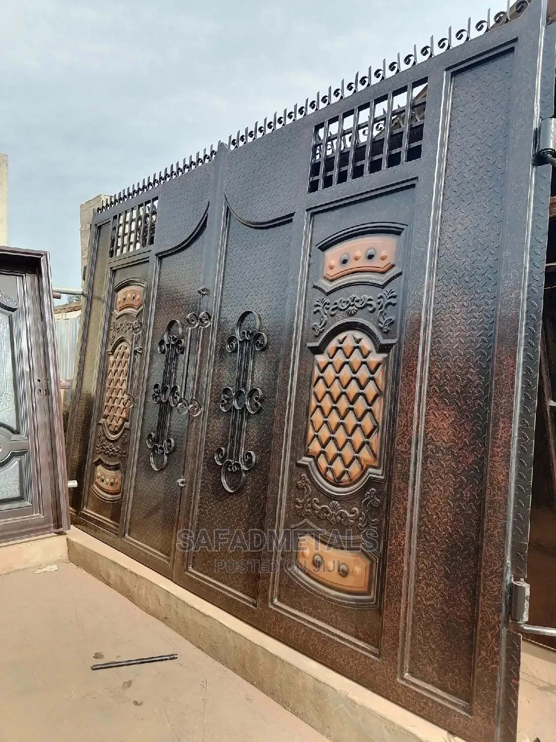 Foreign Plate Swing Gate