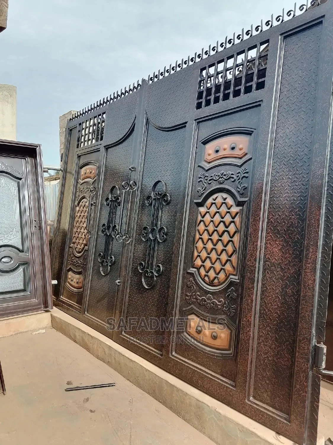Foreign Plate Swing Gate