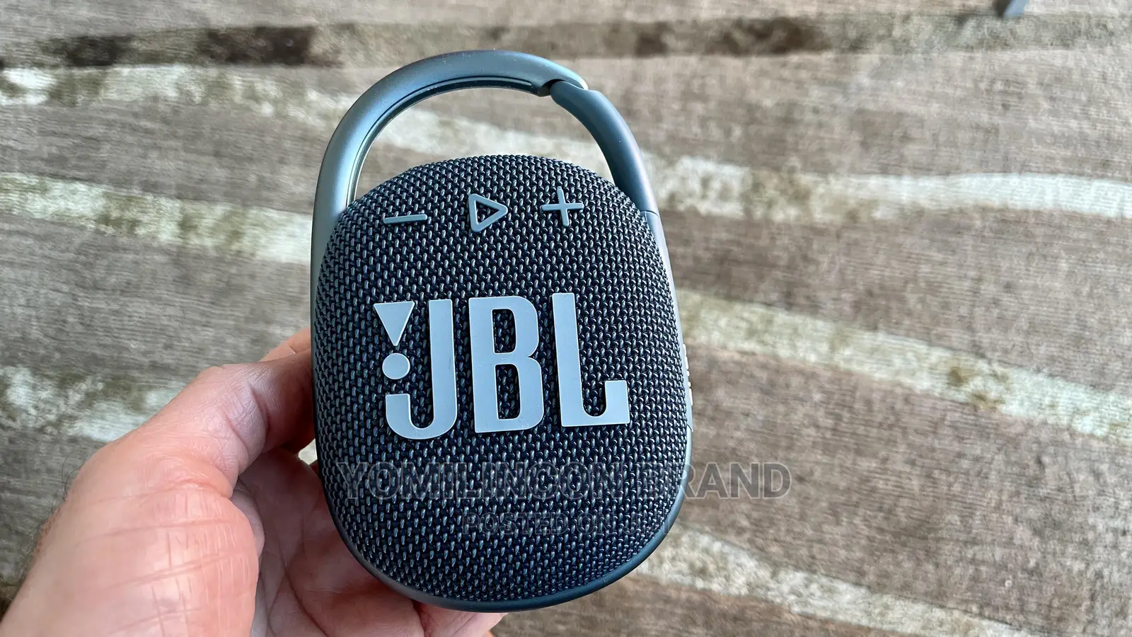 JBL Clip 4