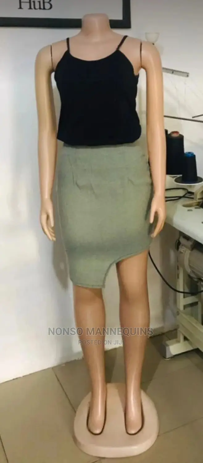 No Head but Has Hands Size 10 Female Display Mannequins