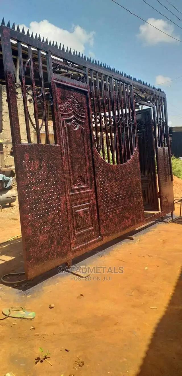 Viewable Rolling Gate