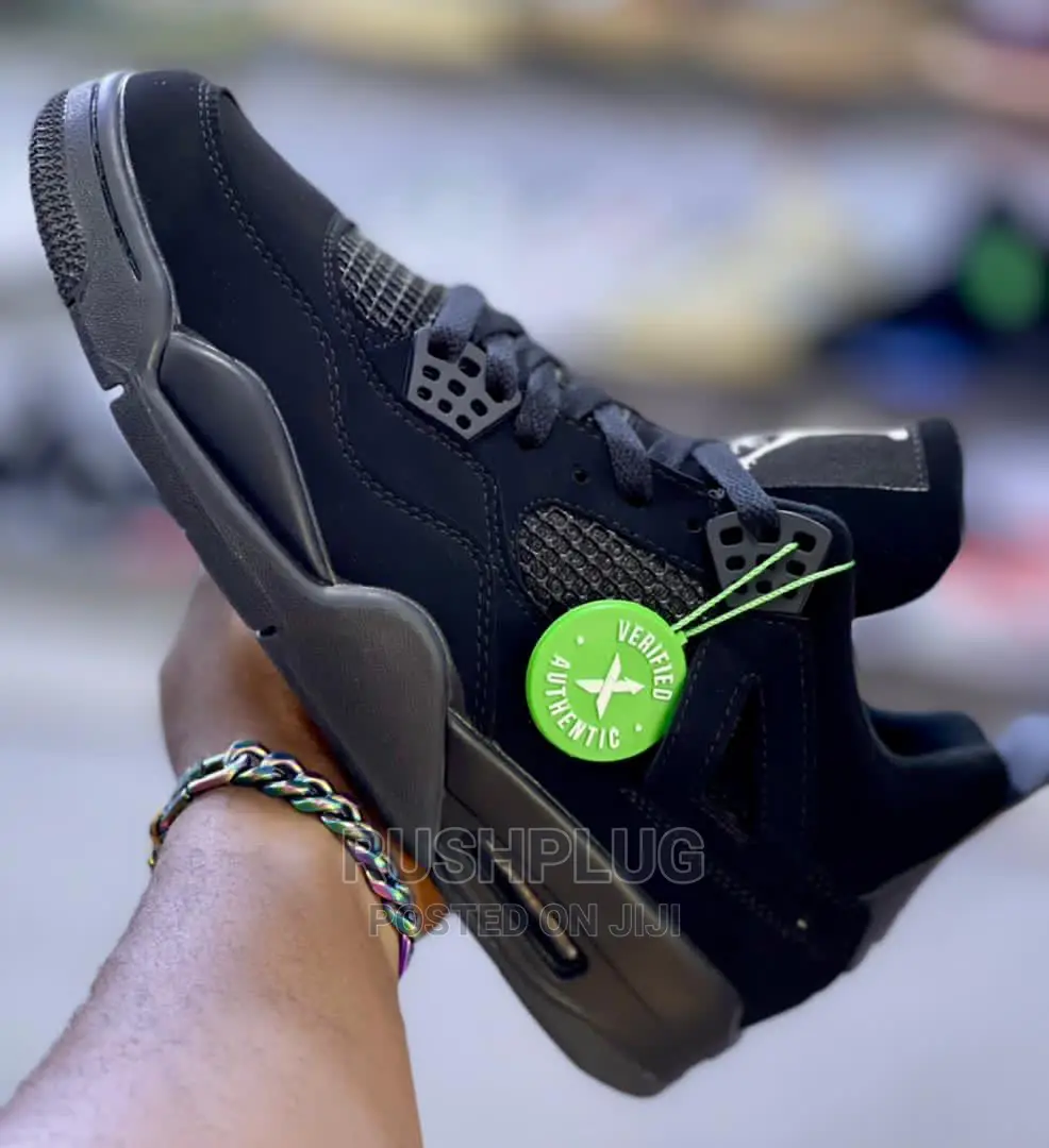 AIR JORDAN IV Retro ‘ Black Cat ‘*