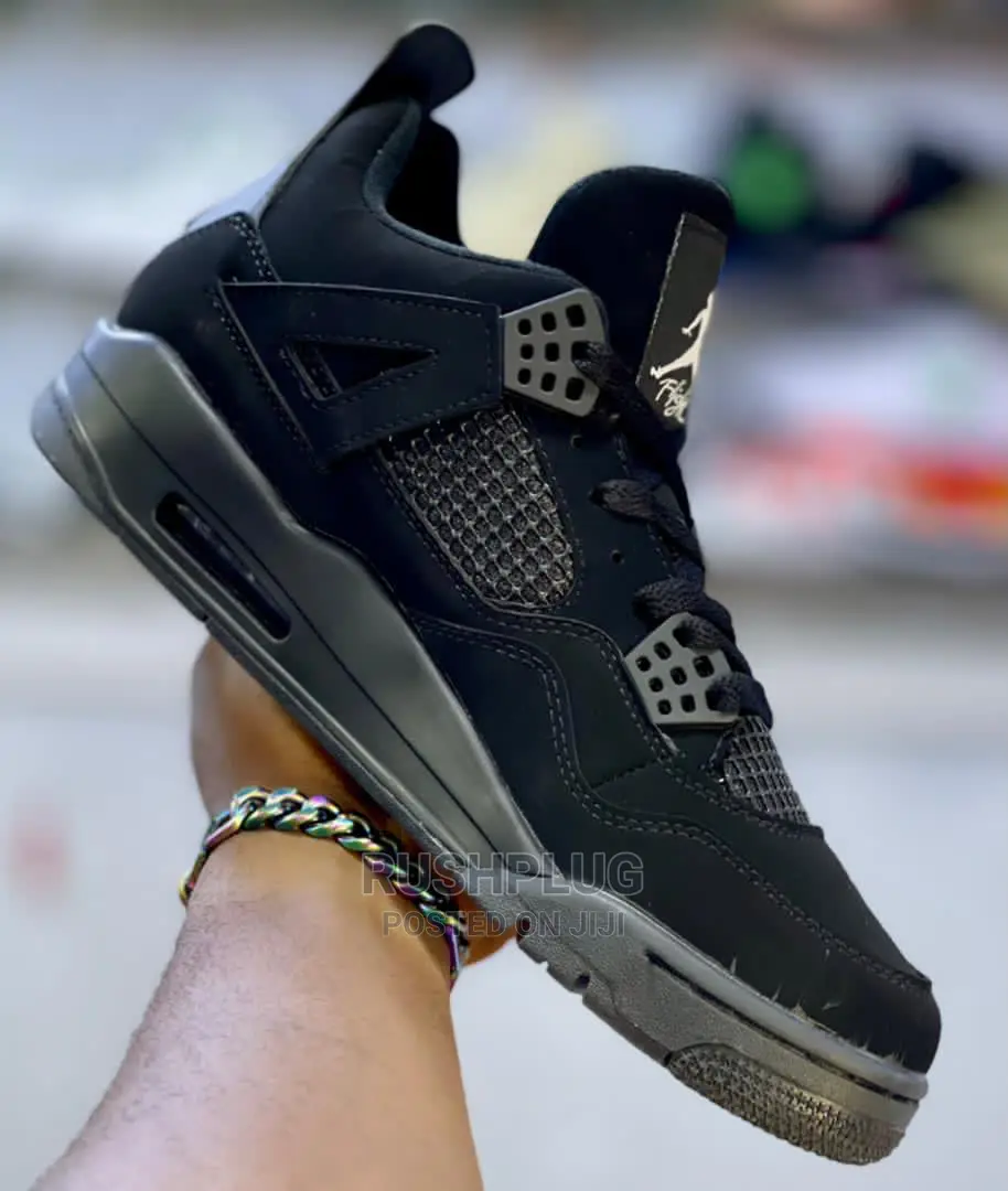 AIR JORDAN IV Retro ‘ Black Cat ‘*