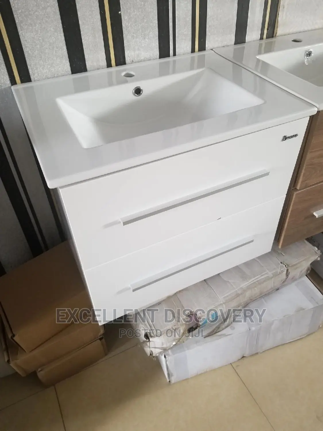 A004 Cabinet Basin White