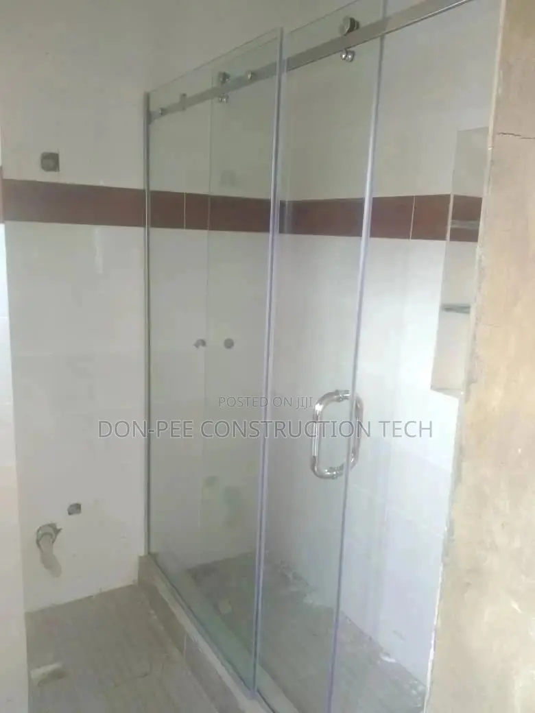 Tampered Glass Cubicle