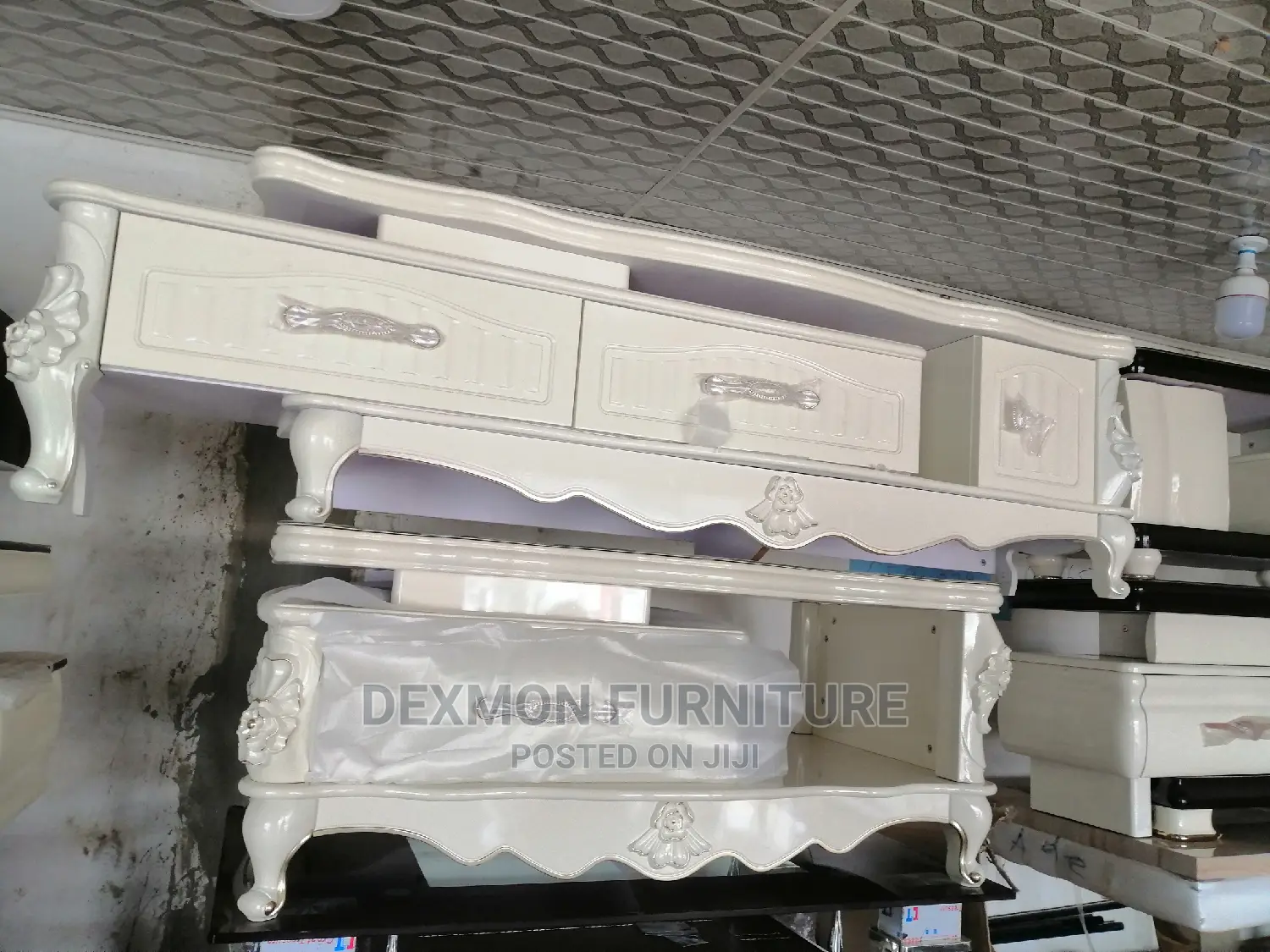 Imported Centre Table And Shelve