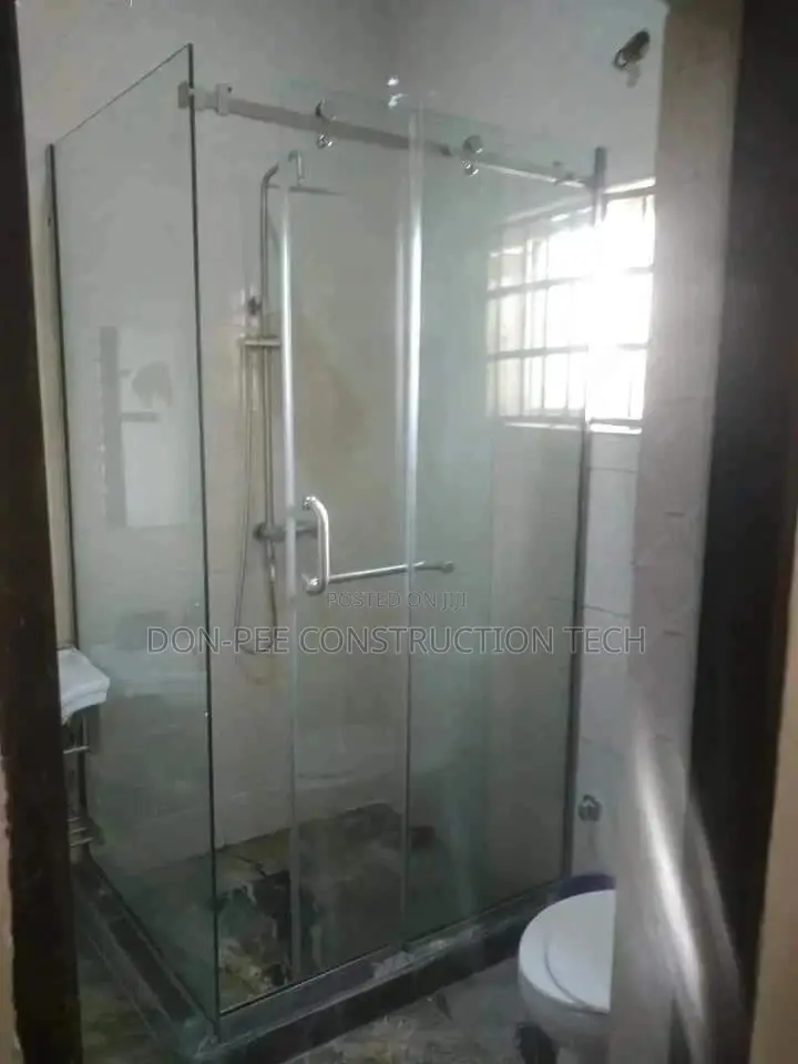 Tampered Glass Shower Cubicle