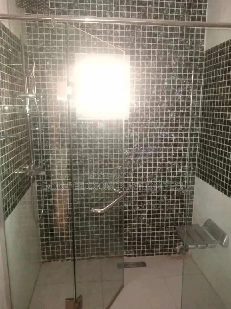 Tampered Glass Shower Cubicle