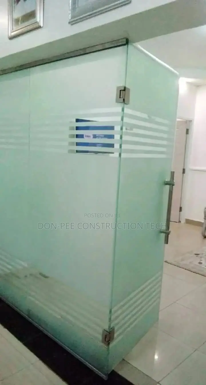 Tampered Glass Shower Cubicle