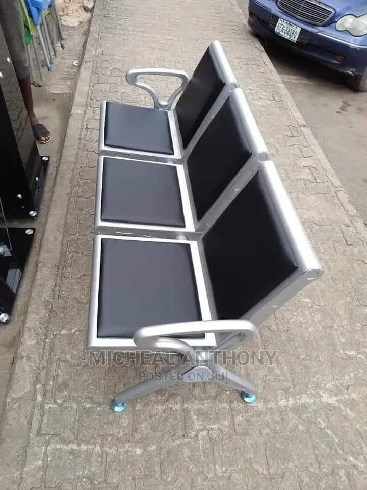 Strong Airport Chair With Leather