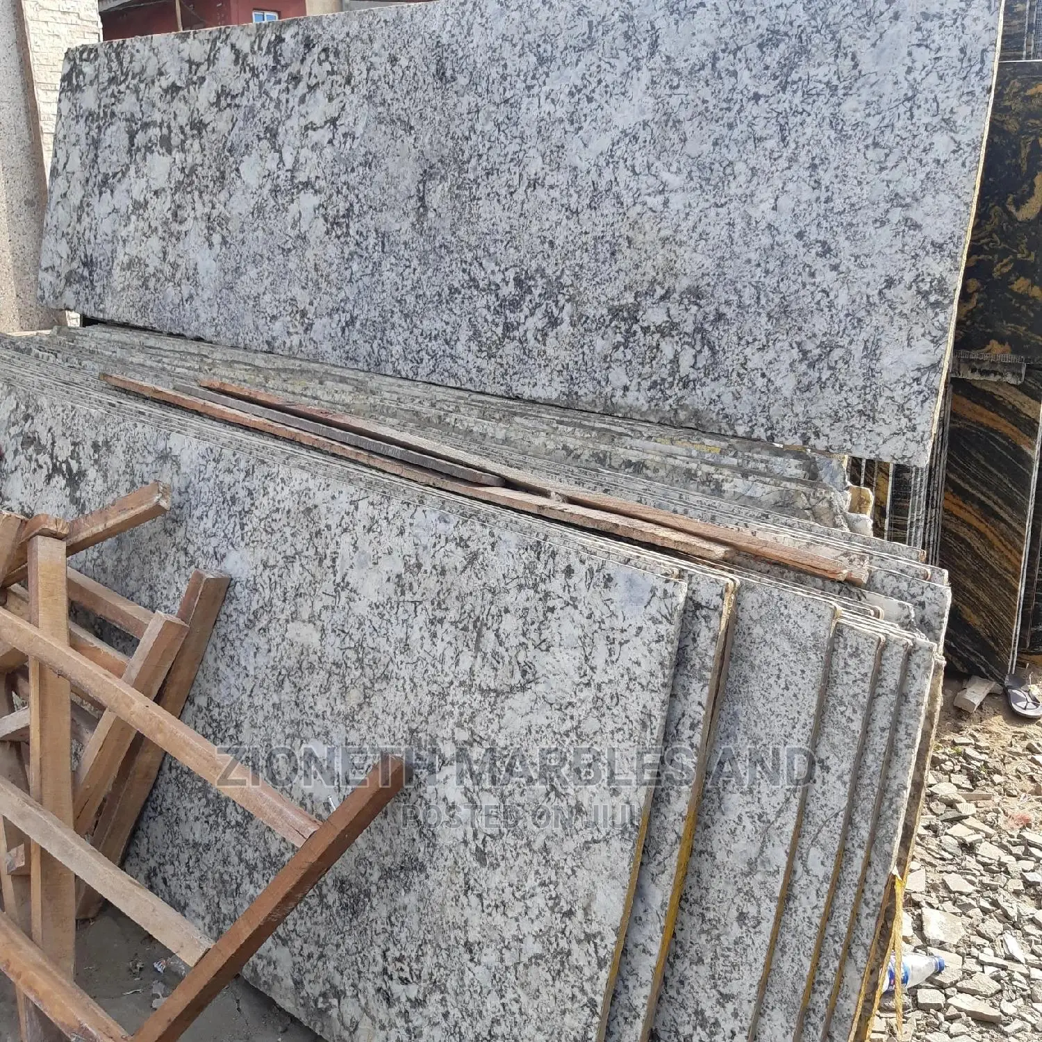 Italian Alaska White Marbles/Granite Slab
