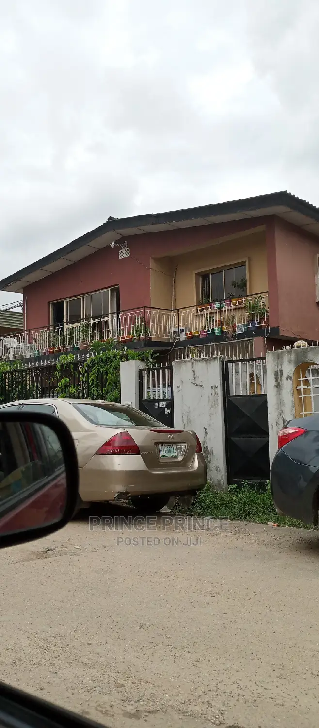 3bdrm Block of Flats in Surulere for sale
