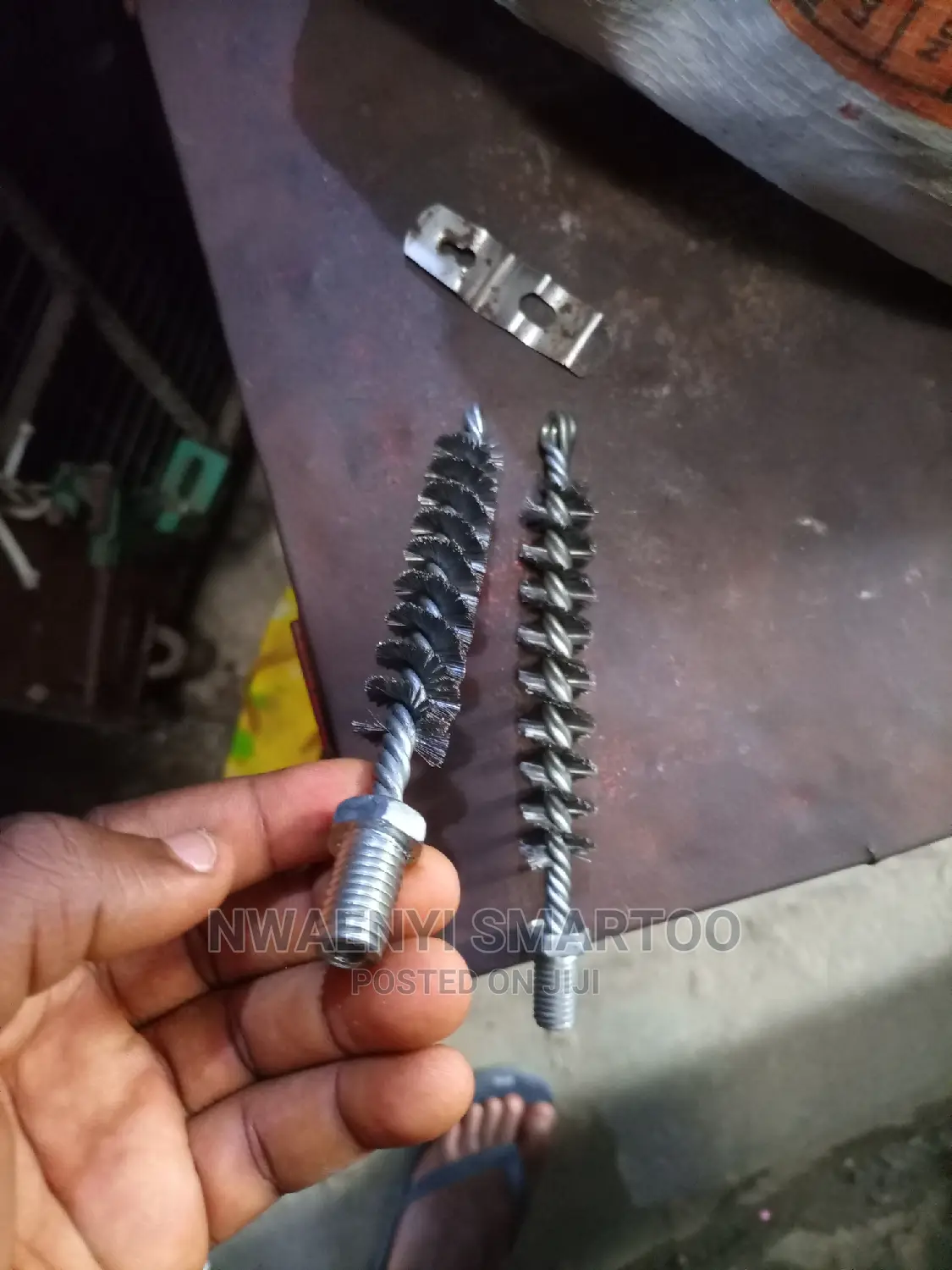 Hand Brush for Dressing, Screw Type Iron